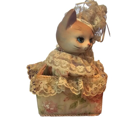 Davar Originals Vintage Porcelain Fabric Kitty Cat Music Box Taiwan Floral Lace - Picture 4 of 7